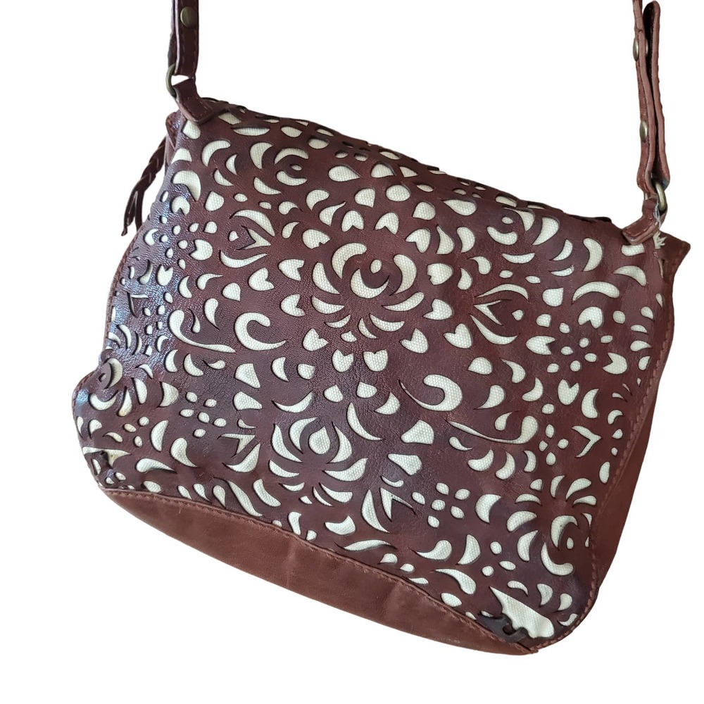 Isabella Foiore Leather Cut out Fold over Hobo Shoulder Bag Brown Cream Canvas